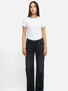 Women's Regular Rise Wide Leg Washed Black